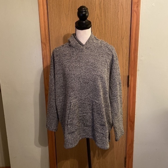 Lou & Grey Tops - Lou & Grey Large Black & White Long Sleeve Hooded Sweater w/Kangaroo Pocket
